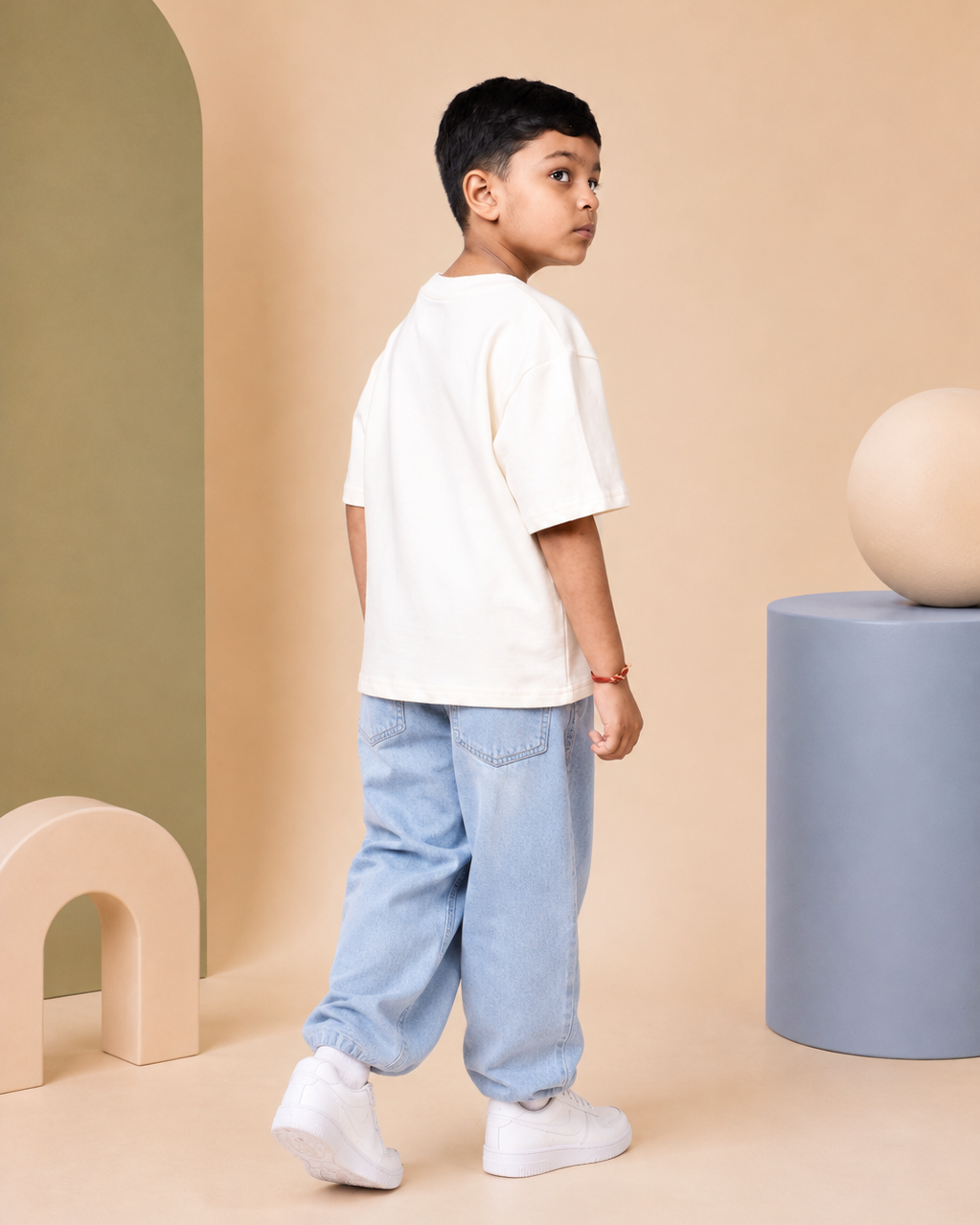 ☁️ Cloud Dancer Oversized T-Shirt